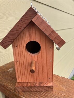 Handcrafted In The Redwoods! Birdhouse with Perch - Brand New 🐦
